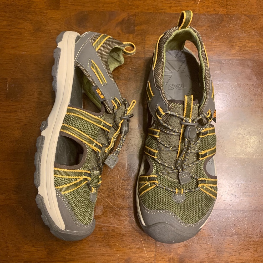 NWOT Teva Manatee Sport sandals